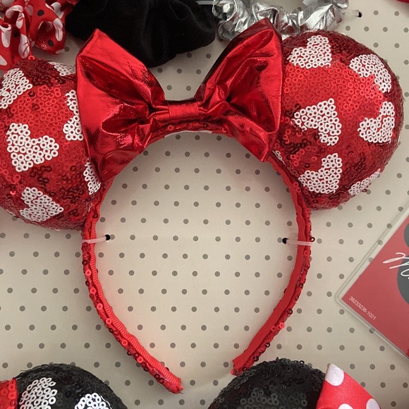 New Exclusive Collection Disney Minnie Mouse Deluxe Travel Accessory Set - Picture 7 of 13